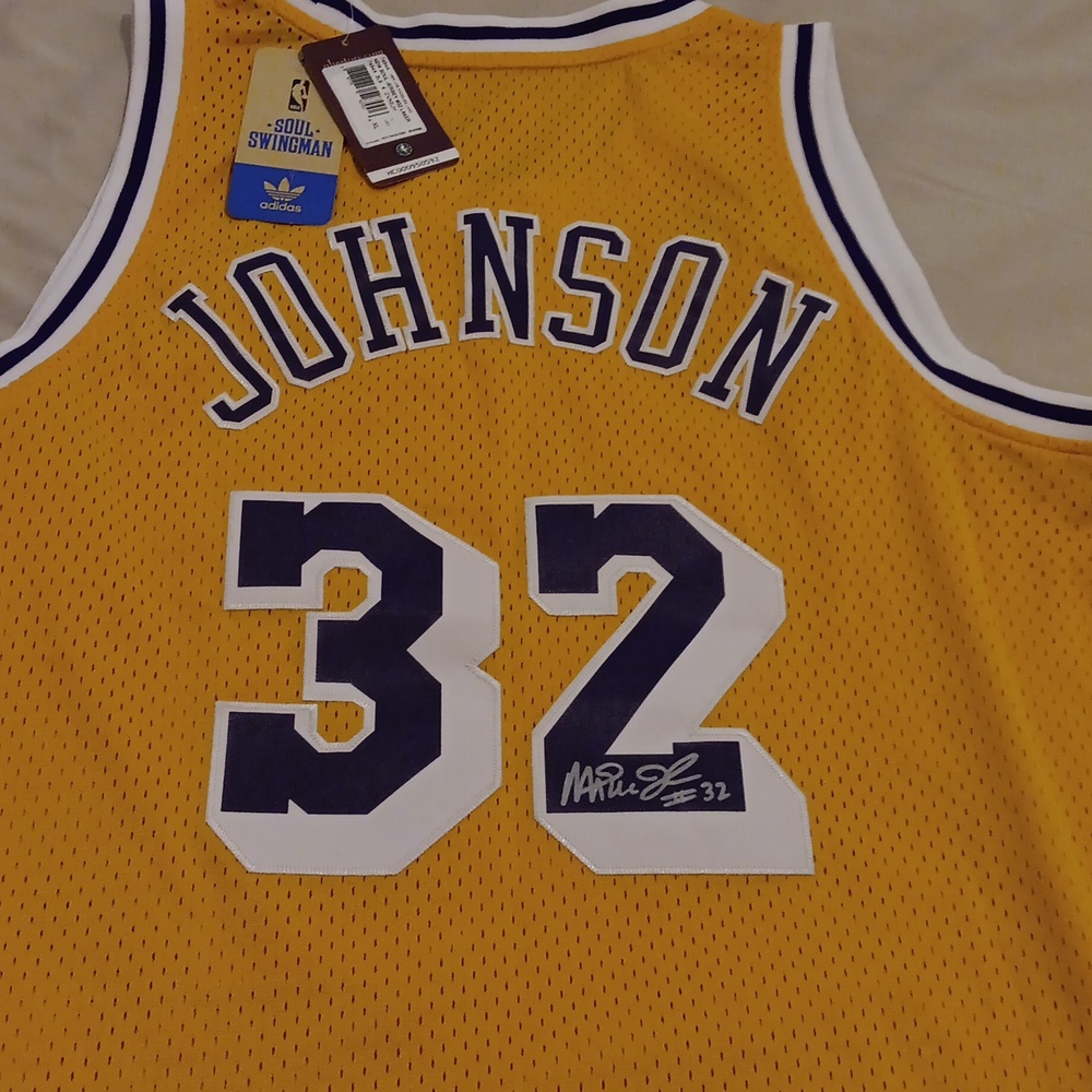 Magic Johnson Adidas Authographed Lakers #32 Jersey NWT - Picture 3 of 8